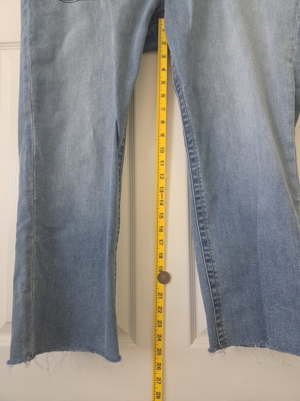 Kut from the Kloth Light Blue Denim Capri Women's Jeans 18 - Picture 2 of 6